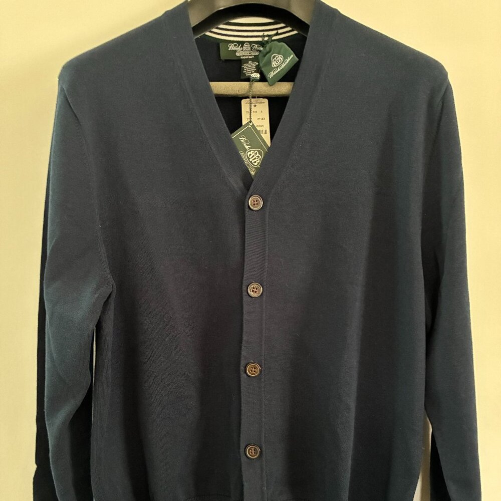 Cardigan sweater. NEW. Brooks Brothers ProSport. Sz M. UNISEX.